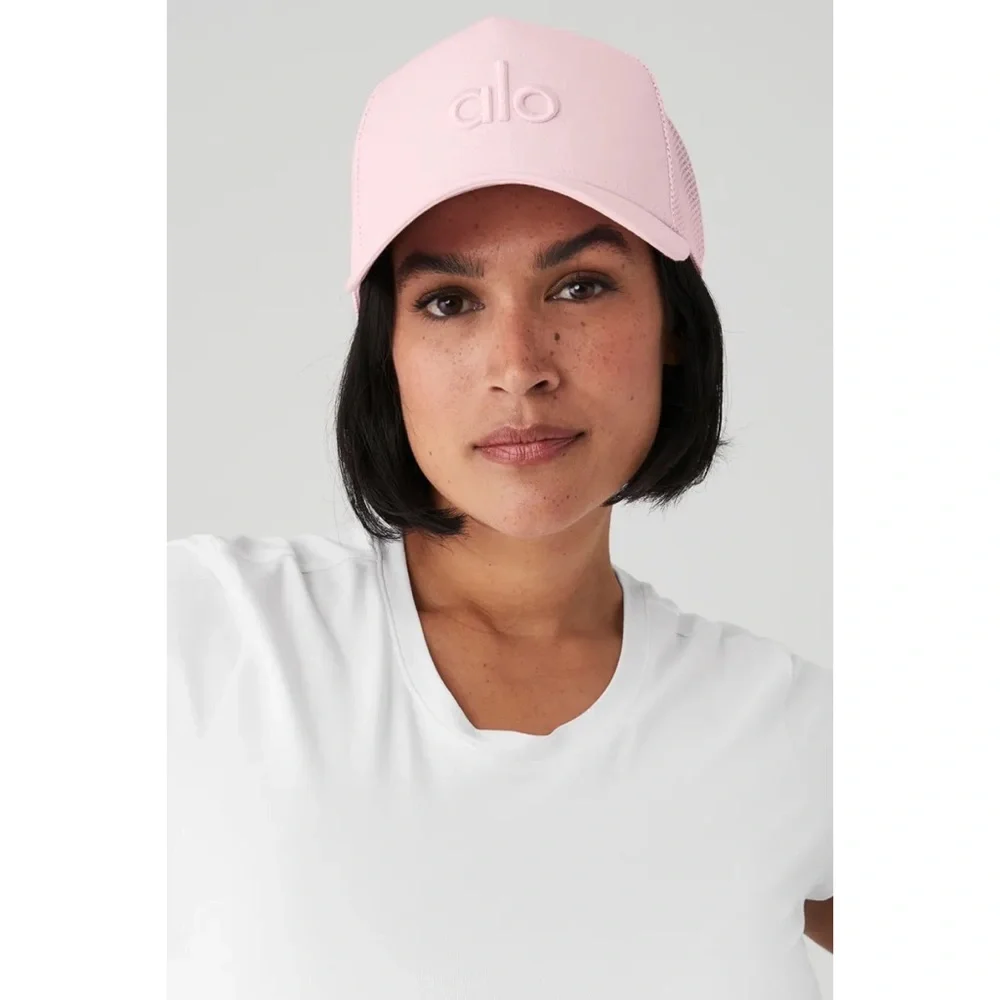 Alo Yoga District Trucker Hat Powder Pink